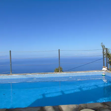 Casa Emilia بيت للعطل تيخارافي